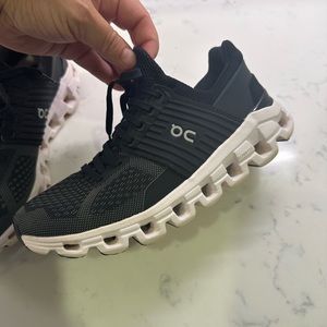 Womens on clouds 6.5 Cloudswift